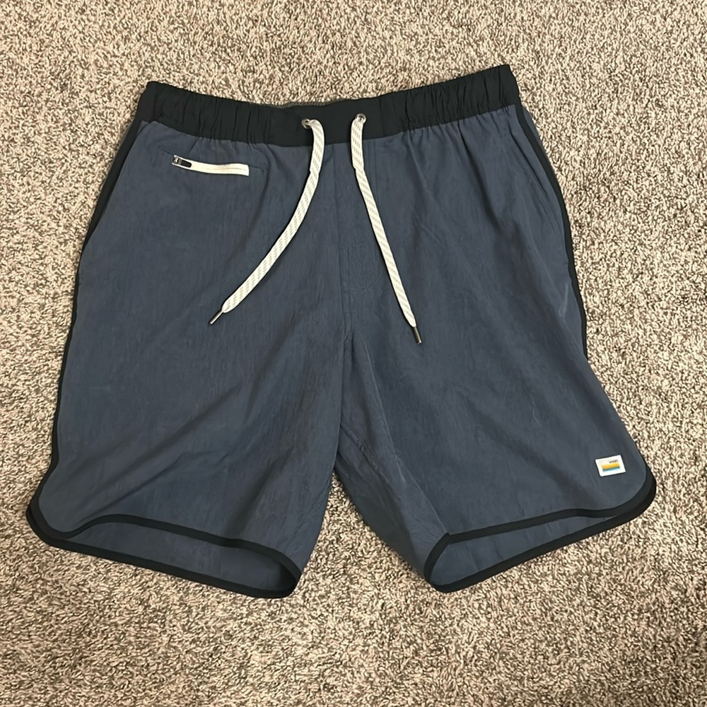 Vuori Banks Shorts 7.5”